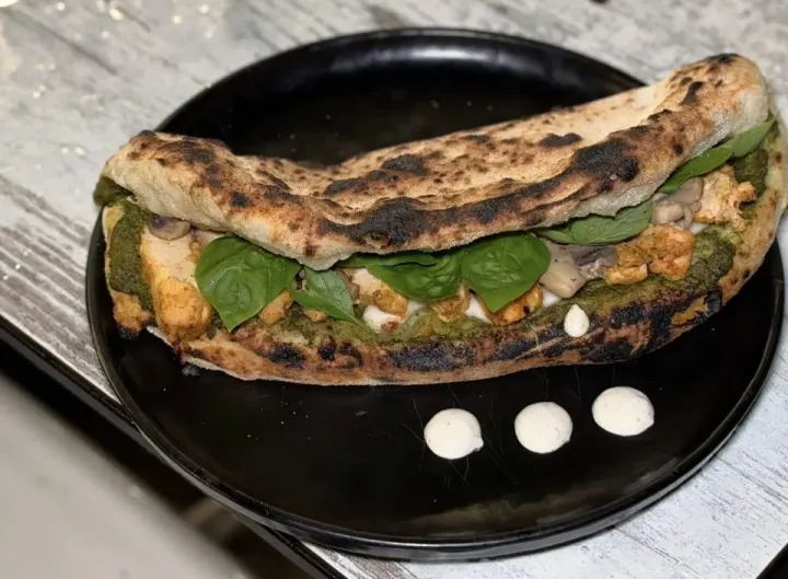 ساندویچ مرغ پستو